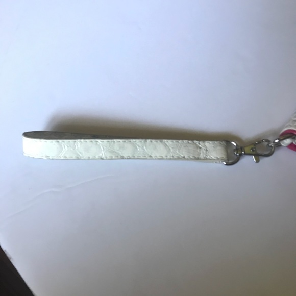 🛍 White Faux Animal Skin Clutch - Picture 5 of 5